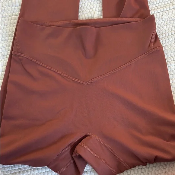 Lululemon Breezethrough High Rise Tight 28” - Picture 4 of 6